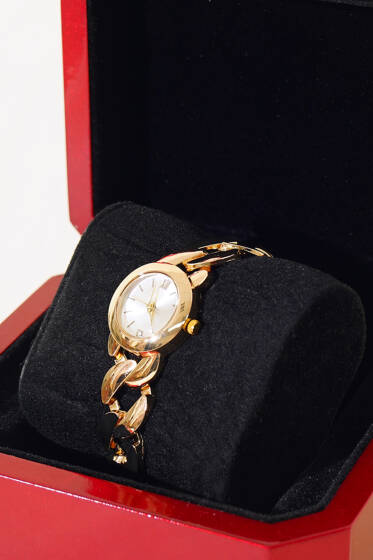  Geniş Zincir Kordonlu Kadın Kol Saati Gold - Saat