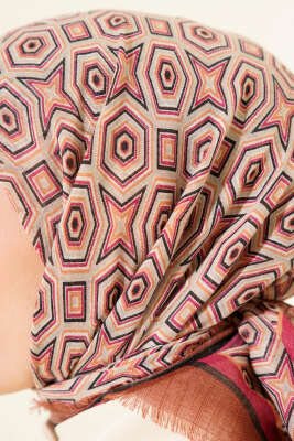 Geometri Desen Flamu Cotton Eşarp Bej Fuşya - Başörtüsü