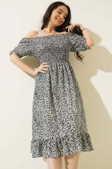 Gipeli Omuzları Açık Elbise Siyah Çiçekli - Kadın Giyim Modelleri