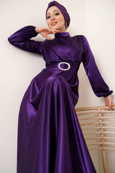 Göğsü Katlı Kemerli Mor Saten Elbise - Tesettür Elbise