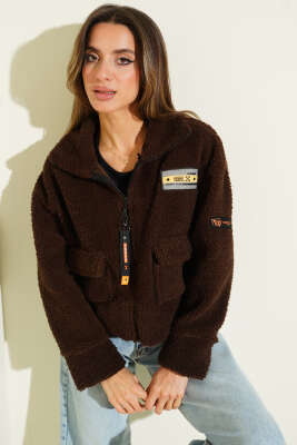 Göğüs Armalı Kısa Peluş Ceket Kahve - Kadın Giyim Modelleri