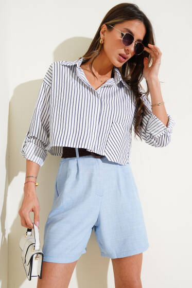 Göğüs Cepli Çizgili Crop Gömlek Beyaz - Kadın Giyim Modelleri