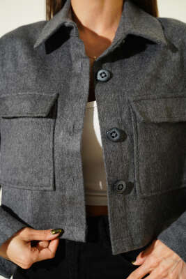 Göğüs Cepli Kısa Kaşe Ceket Füme - Kadın Giyim Modelleri