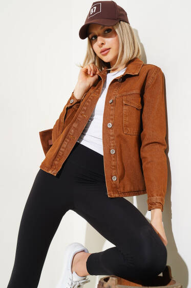 Göğüs Cepli Metal Düğmeli Kısa Kot Ceket Taba - Yeni Giyim