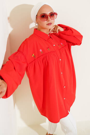 Göğüs Çiçek Nakışlı Gömlek Kırmızı - Gömlek