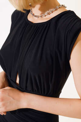 Göğüs Dekolteli Mini Elbise Siyah - Kadın Giyim Modelleri