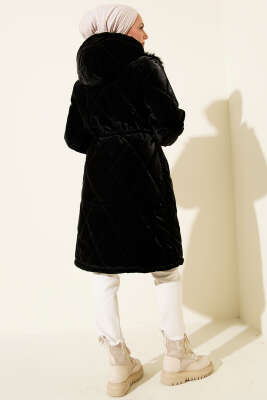 Göğüs Kürklü Kapüşonlu Kapitone Mont Siyah - Mont