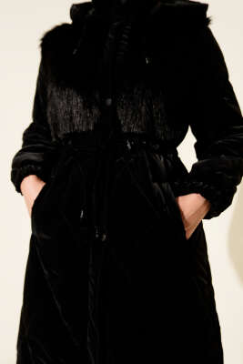 Göğüs Kürklü Kapüşonlu Kapitone Mont Siyah - Mont