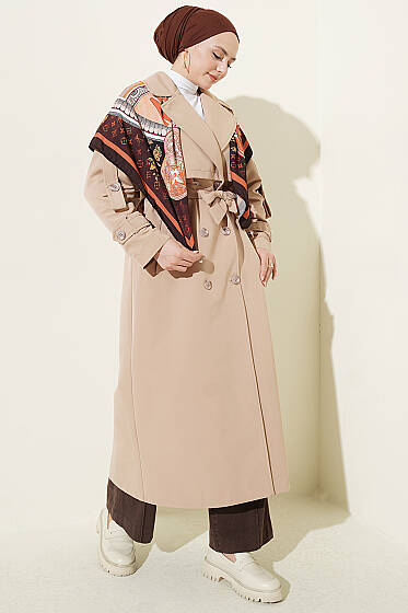 Göğüs Pelerinli Kuşaklı Uzun Trençkot Bej - Trençkot
