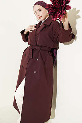 Göğüs Pelerinli Kuşaklı Uzun Trençkot Mürdüm - GÜRZA TEKSTİL