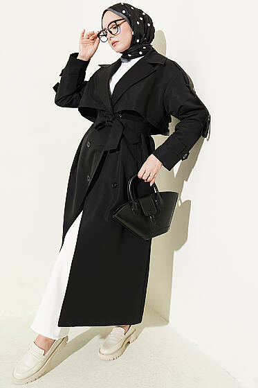 Göğüs Pelerinli Kuşaklı Uzun Trençkot Siyah - Trençkot