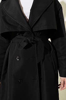 Göğüs Pelerinli Kuşaklı Uzun Trençkot Siyah - Trençkot