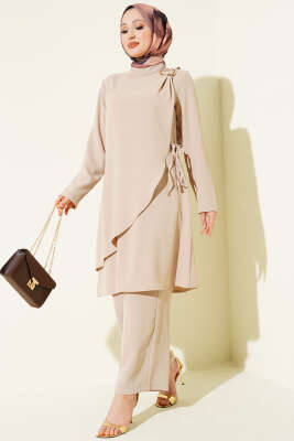 Gold Aksesuarlı İp Bağlamalı İkili Takım Bej - MUSTİ