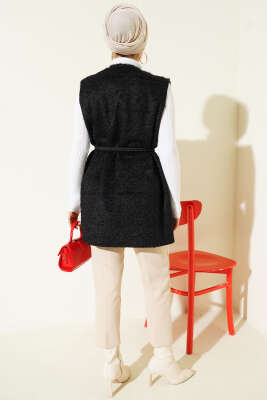 Gold Aksesuarlı Kuşaklı Sakallı Yelek Siyah - Yelek