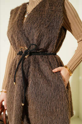 Gold Aksesuarlı Kuşaklı Sakallı Yelek Vizon - Yelek