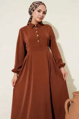 Gold Düğme Detaylı Elbise Kahve - Tesettür Elbise