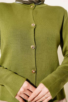 Gold Düğme Detaylı Kısa Triko Hırka Yağ Yeşili - Hırka