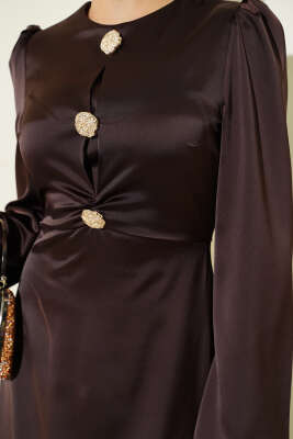 Gold Düğme Detaylı Saten Abiye Kahve - Elbise