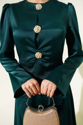 Gold Düğme Detaylı Saten Abiye Zümrüt - Elbise