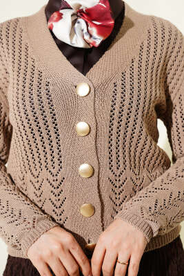 Gold Düğmeli Ajurlu Kısa Triko Hırka Vizon - Yılın Fırsatı