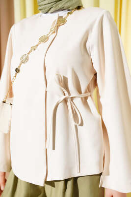 Gold Düğmeli Bağcıklı Kısa Ceket Bej - Ceket