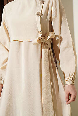 Gold Düğmeli Bağlamalı Modal Elbise Bej - Elbise