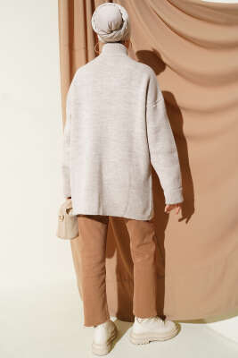 Gold Düğmeli Cepli Triko Hırka Bej - Hırka