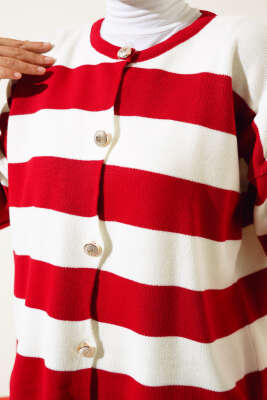 Gold Düğmeli Çizgili Kısa Triko Hırka Kırmızı - Triko Hırka