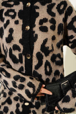 	 Gold Düğmeli Leopar Desen Triko Hırka Vizon - Triko Hırka