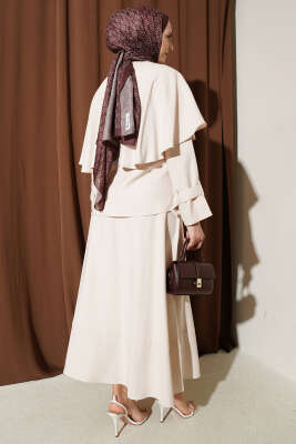 Gold Düğmeli Pelerinli Tensel Etekli Takım Bej - İkili Takım