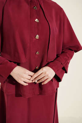 Gold Düğmeli Pelerinli Tensel Etekli Takım Bordo - İkili Takım