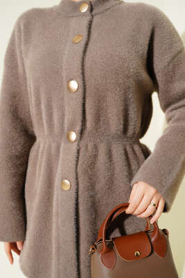 Gold Düğmeli Sakallı Triko Hırka Vizon - Hırka