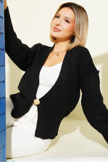 Gold Düğmeli Ters Dikişli Triko Hırka Siyah - Kadın Giyim Modelleri