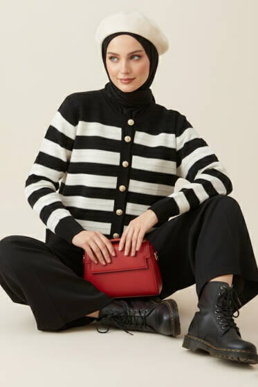 Gold Düğmeli Triko Kısa Hırka Siyah - Hırka