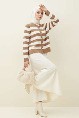 Gold Düğmeli Triko Kısa Hırka Vizon - Yılın Fırsatı