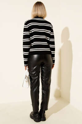 Gold Düğmeli Yan Çizgili Triko Hırka Siyah - Yılın Fırsatı