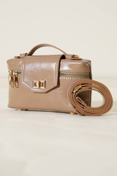 Gold Kilitli Rugan Mini Çanta Latte - Kol Çantası