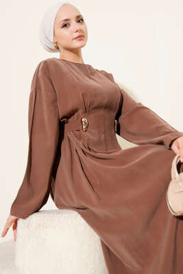 Gold Tokalı Pensli Tencel Elbise Kahve - DUFON