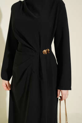 Gold Tokalı Yan Bel Pileli Elbise Siyah - Elbise