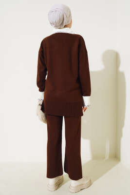 Gömlek Yaka Fiyonklu Triko İkili Takım Kahve - Triko İkili Takım