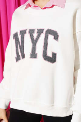 Gömlek Yaka NYC Baskılı Şardonlu Sweatshirt Ekru - Kadın Giyim Modelleri