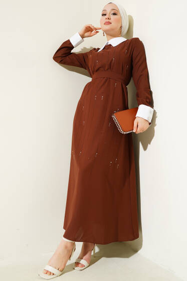 Gömlek Yaka Önü Taşlı Elbise Kahve - Elbise