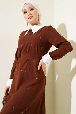 Gömlek Yaka Önü Taşlı Elbise Kahve - Tesettür Elbise