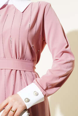 Gömlek Yaka Önü Taşlı Elbise Pudra - Tesettür Elbise