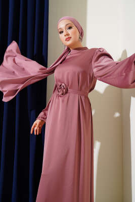 Gül Aksesuarlı Balon Kol Saten Elbise Gül Kurusu - Tesettür Elbise