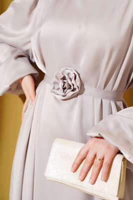 Gül Aksesuarlı Balon Kol Saten Elbise Taş - Tesettür Elbise