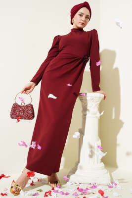 Gül Aksesuarlı Bel Pileli Elbise Bordo 