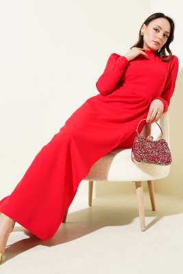 Gül Aksesuarlı Bel Pileli Elbise Kırmızı