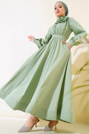 Gül Aksesuarlı Elbise Çağla Yeşili - Elbise