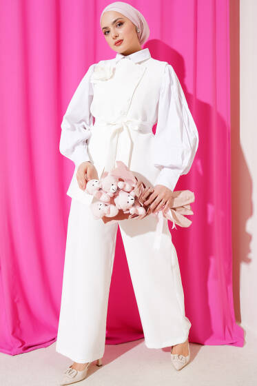 Gül Aksesuarlı Yelekli İkili Takım Ekru - İKİLİ TAKIM